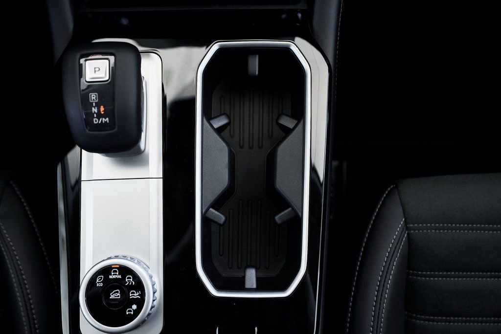 Used 2025 Mitsubishi Outlander SE image 45