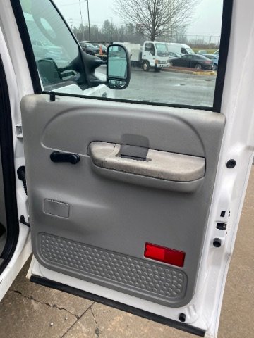Used 2004 Ford F350 Lariat RWD image 16