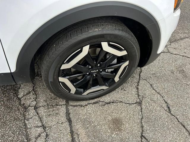 Used 2024 Kia Telluride EX w/ EX Captain's Chair Package image 33