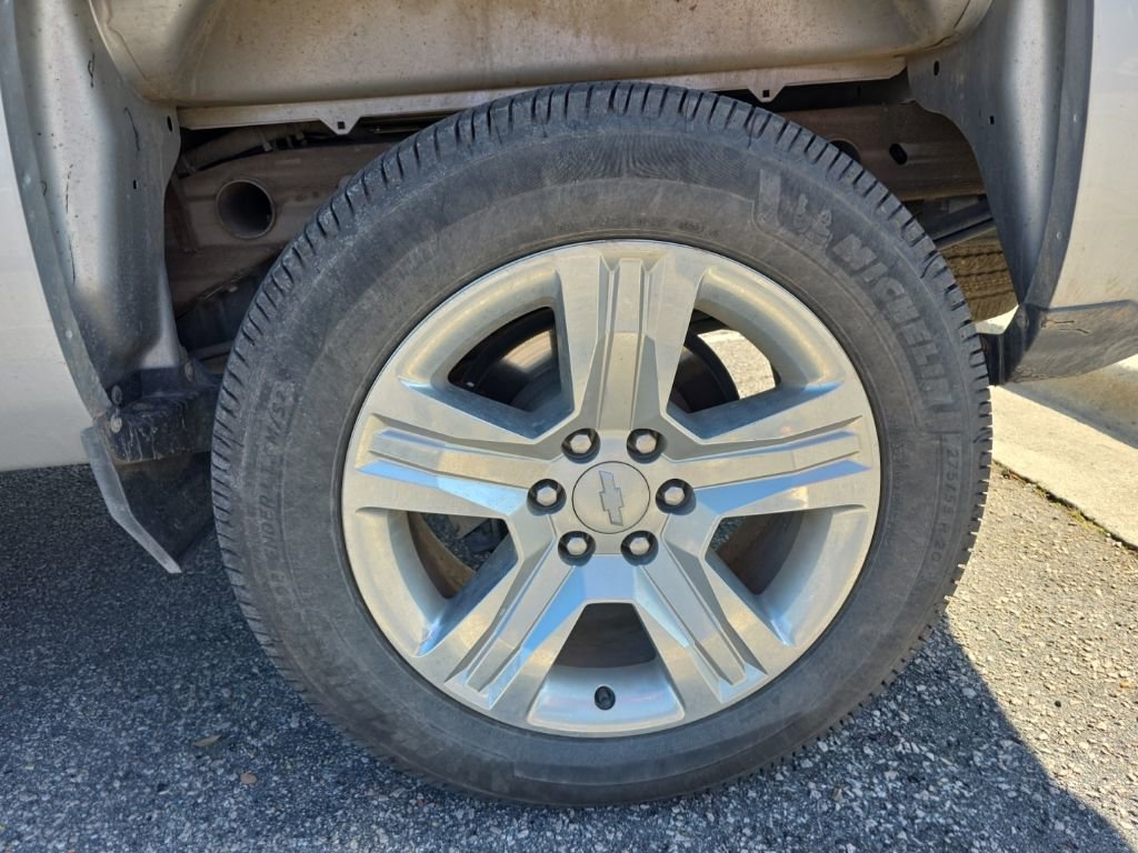 Used 2018 Chevrolet Silverado 1500 Custom w/ LPO, Street Package image 10