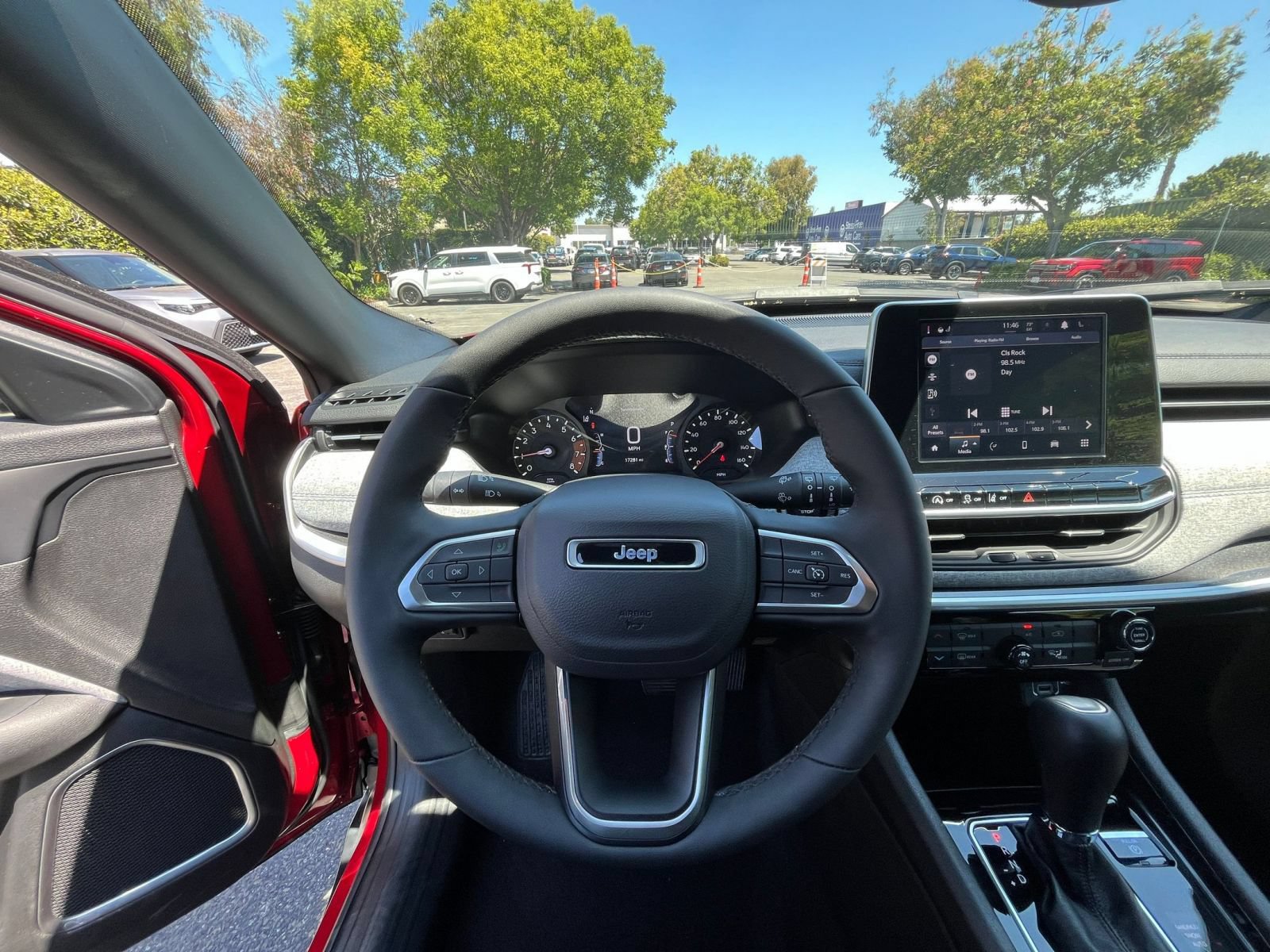 Used 2025 Jeep Compass Latitude AWD/4WD image 34