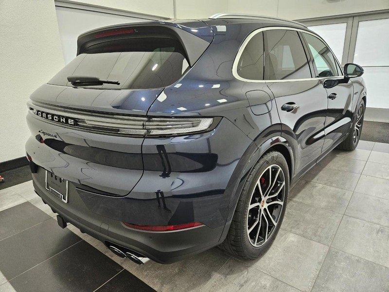 New 2026 Porsche Cayenne S image 7