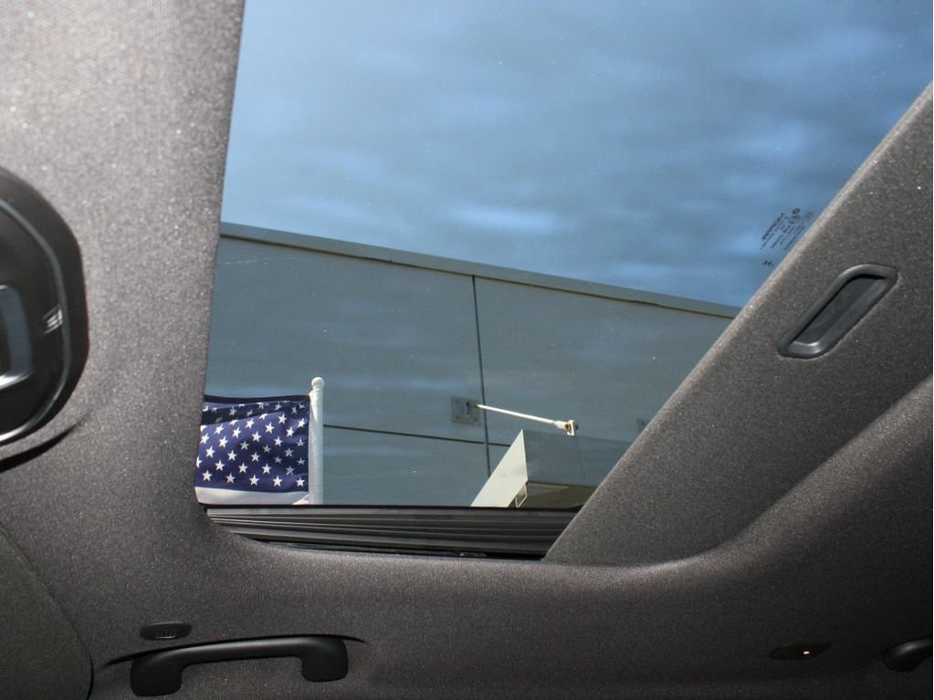 New 2025 Jeep Grand Cherokee L Laredo image 22