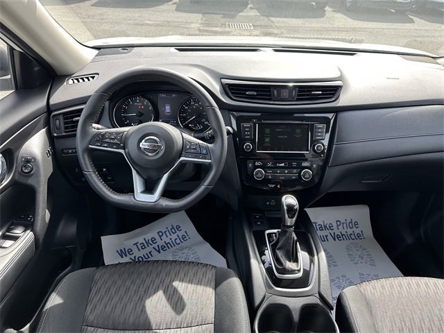 Used 2019 Nissan Rogue SV w/ Premium Package image 13