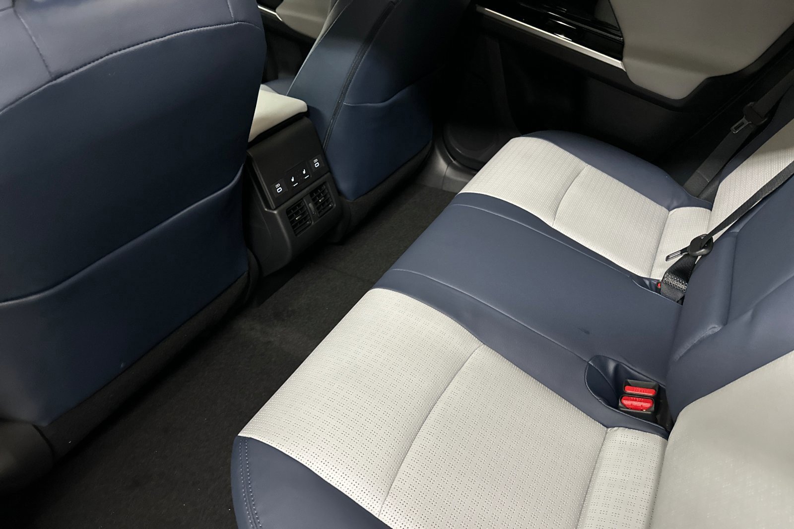 New 2025 Subaru Solterra Limited image 13