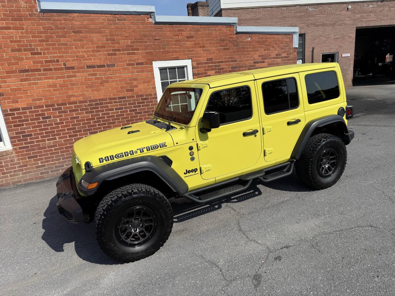 Used 2023 Jeep Wrangler Unlimited Sport AWD/4WD image 23