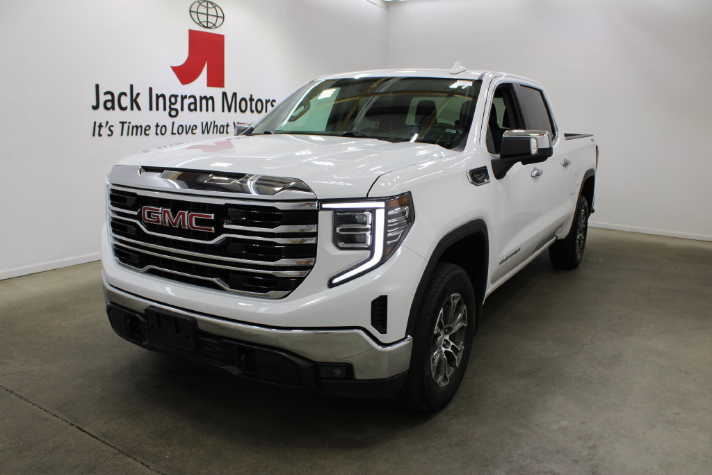 Used 2025 GMC Sierra 1500 SLT AWD/4WD image 2