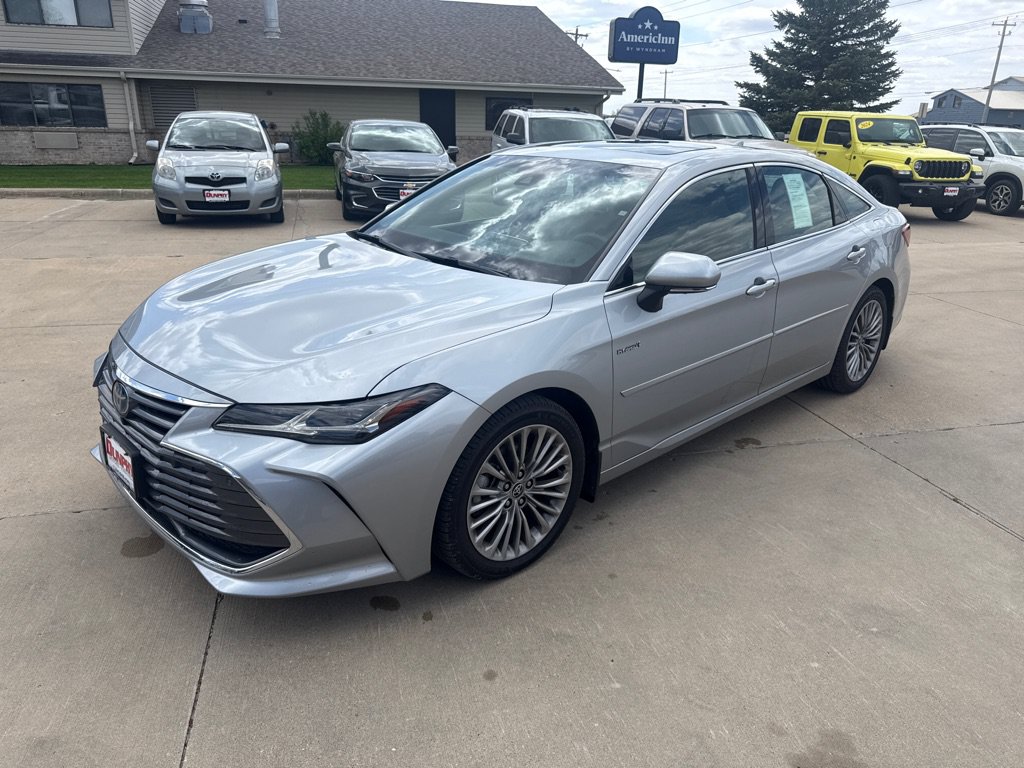 Used 2021 Toyota Avalon Limited w/ Advanced Safety Package FWD image 1