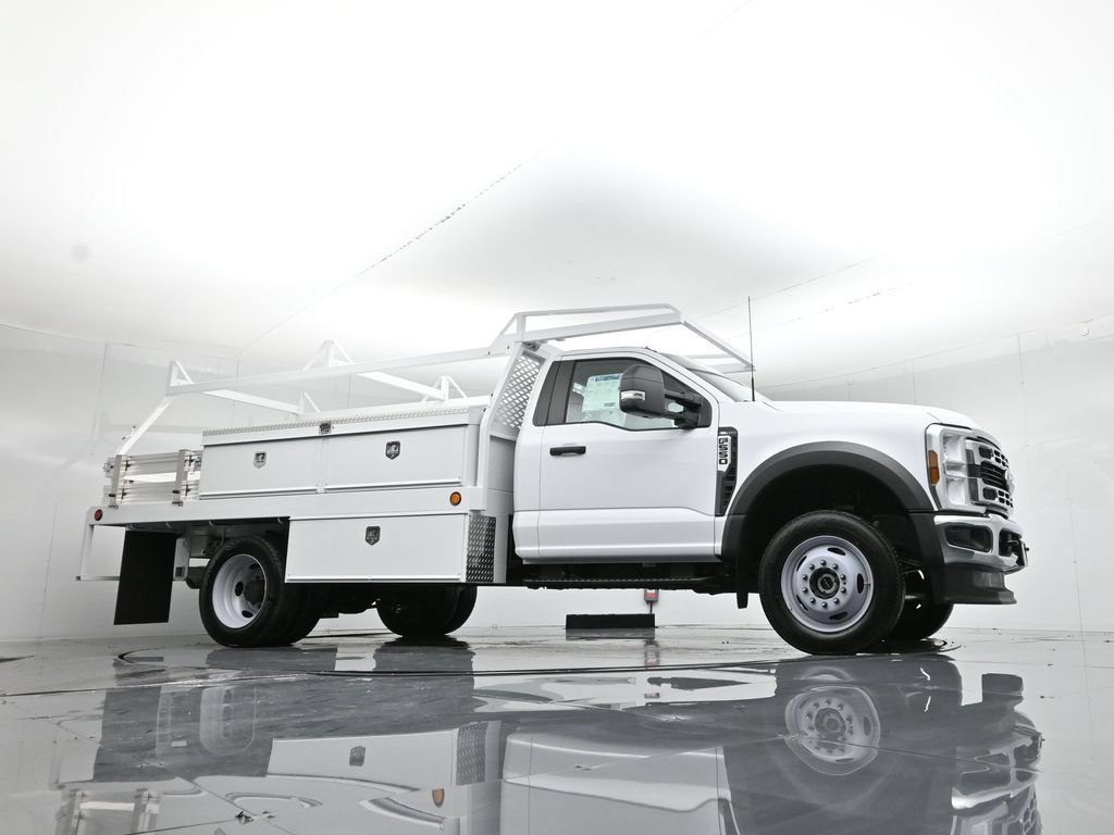 New 2025 Ford F550 4x4 Regular Cab Super Duty image 3