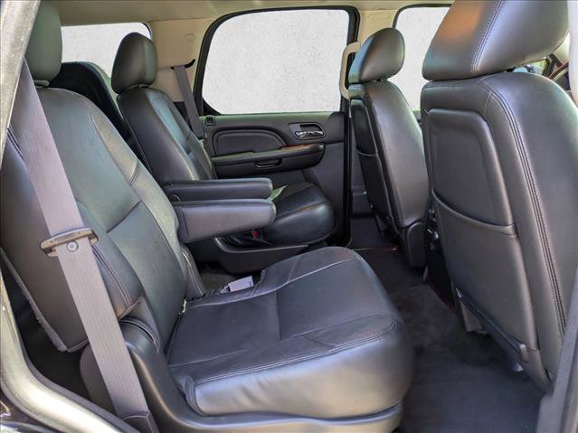 Used 2013 Cadillac Escalade Premium RWD image 22