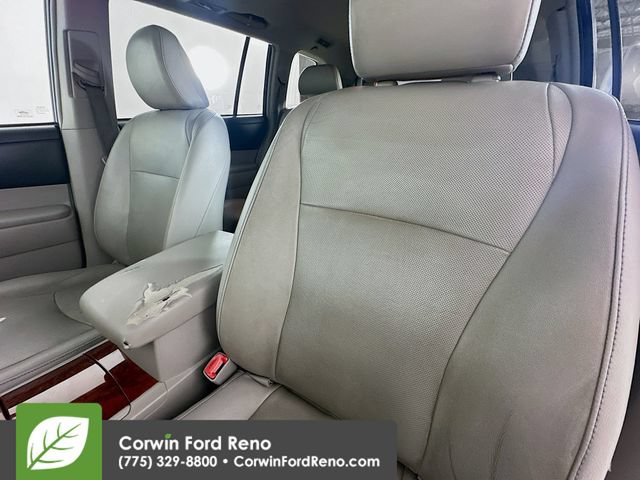 Used 2013 Toyota Highlander Limited AWD/4WD image 21