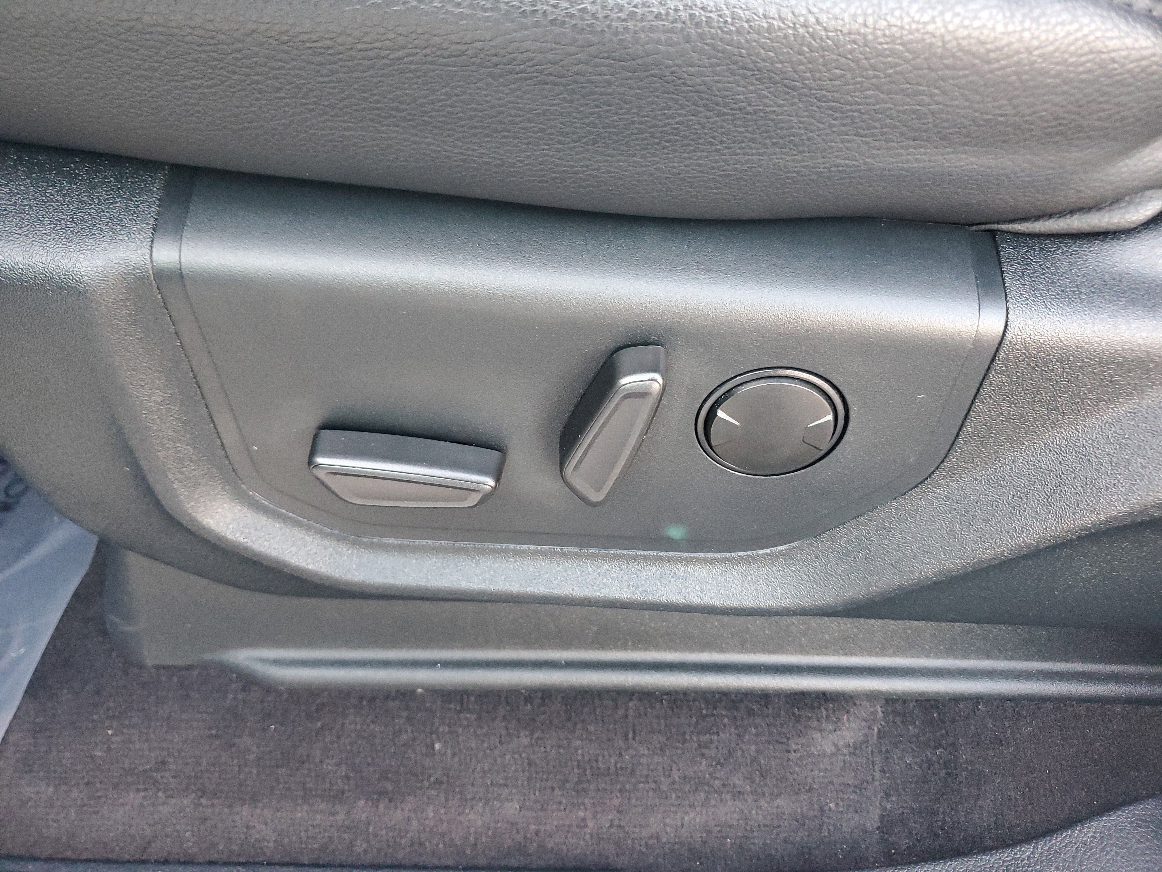 Used 2020 Ford Expedition Max XLT w/ Equipment Group 202A image 13