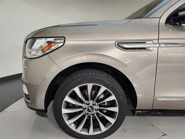 Used 2020 Lincoln Navigator Reserve w/ Luxury Package image 11