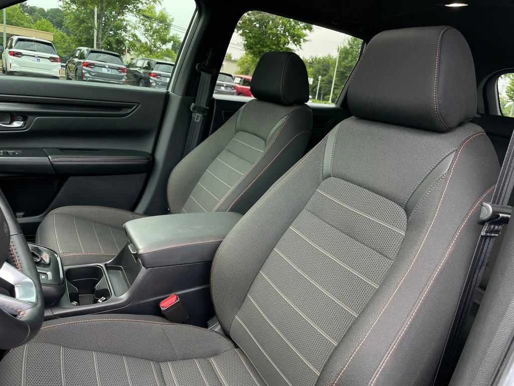 Used 2025 Honda CR-V Sport image 25