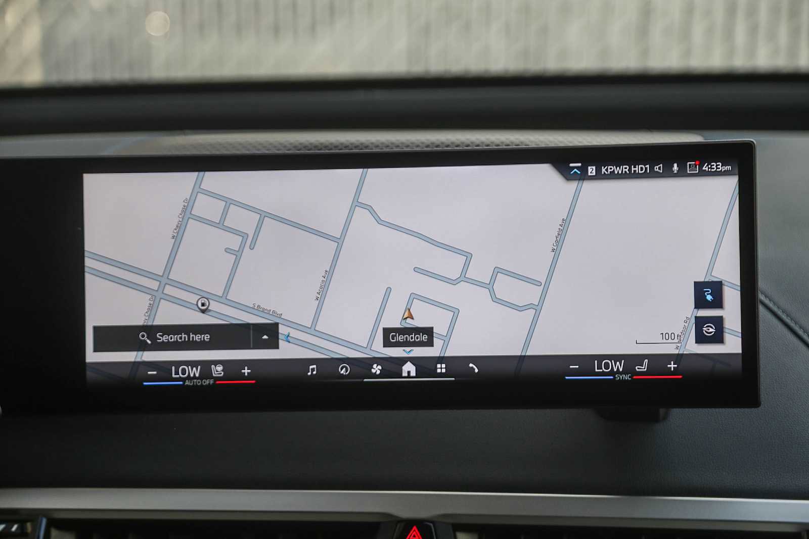 Used 2025 BMW iX xDrive50 w/ Sport Package image 11