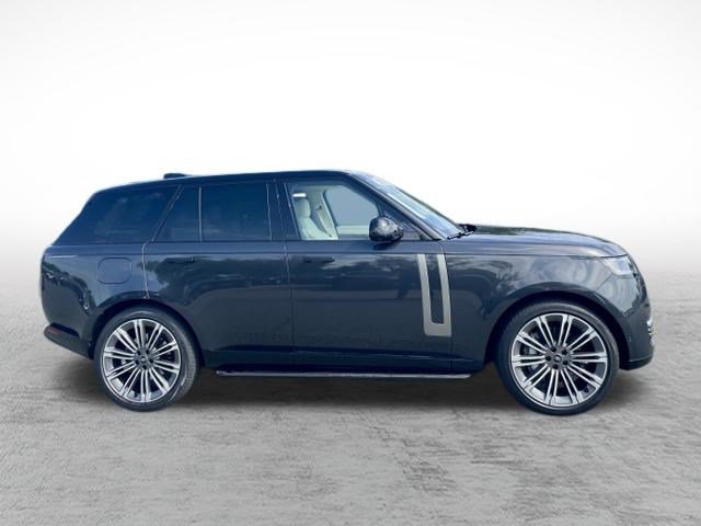 Used 2024 Land Rover Range Rover SE AWD/4WD image 4