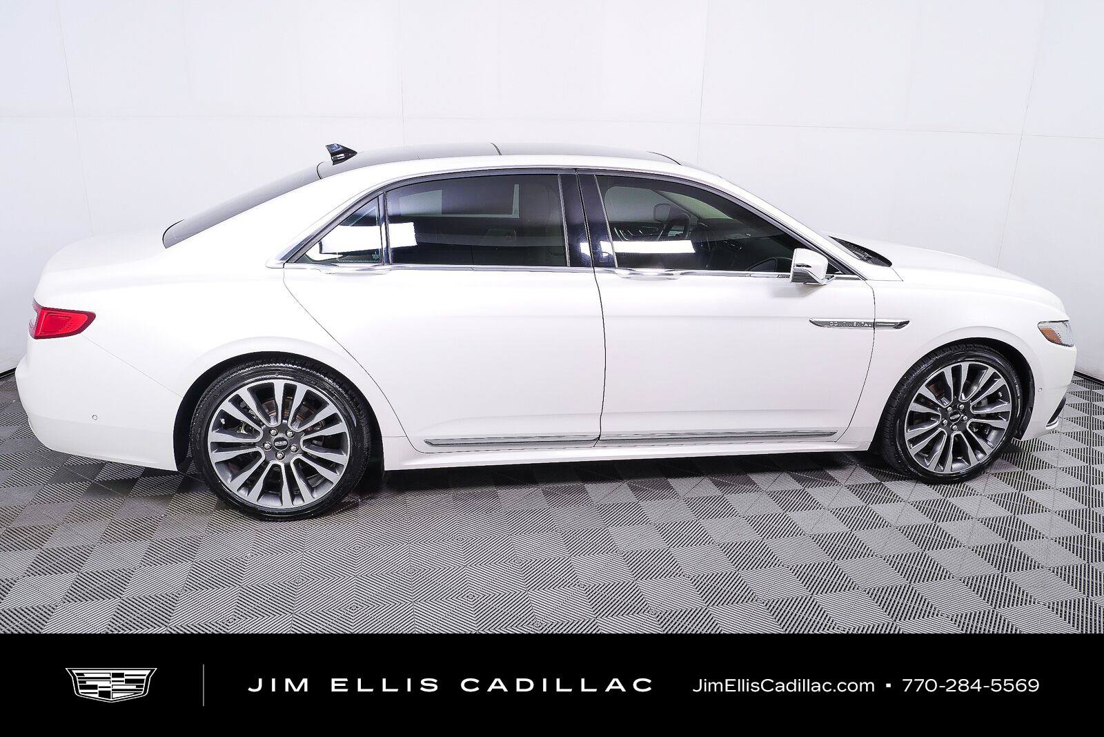 Used 2018 Lincoln Continental Reserve FWD image 2