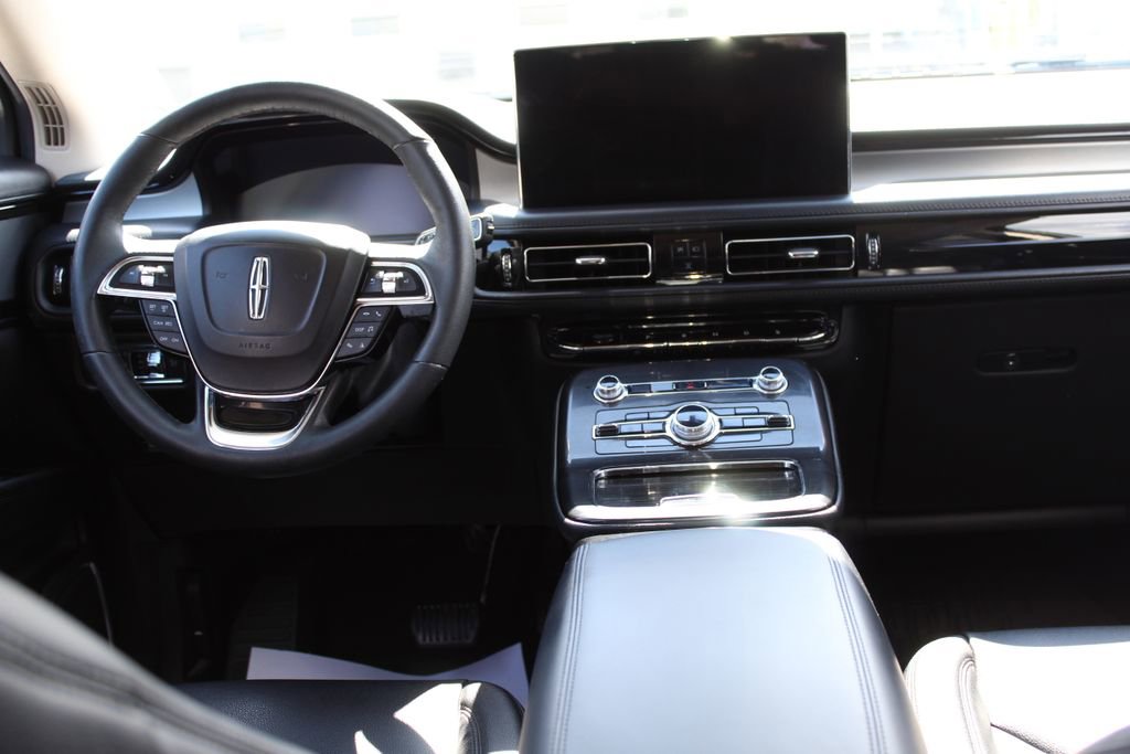 Used 2022 Lincoln Nautilus AWD image 10