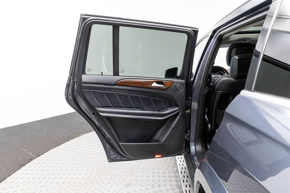 Used 2014 Mercedes-Benz GL 550 4MATIC image 11