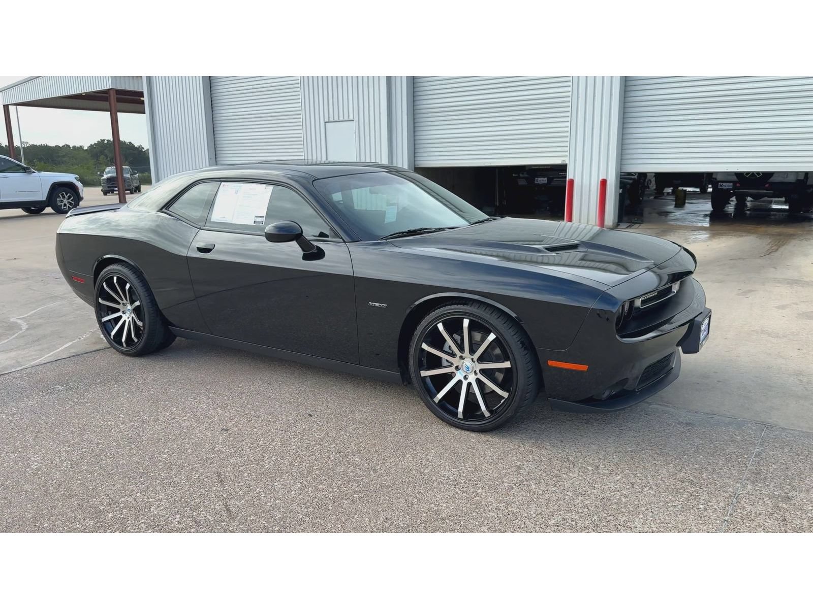 Used 2015 Dodge Challenger R/T w/ Quick Order Package 28B R/T RWD image 2