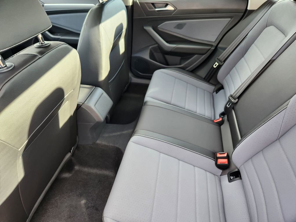 New 2026 Volkswagen Jetta SE FWD image 19