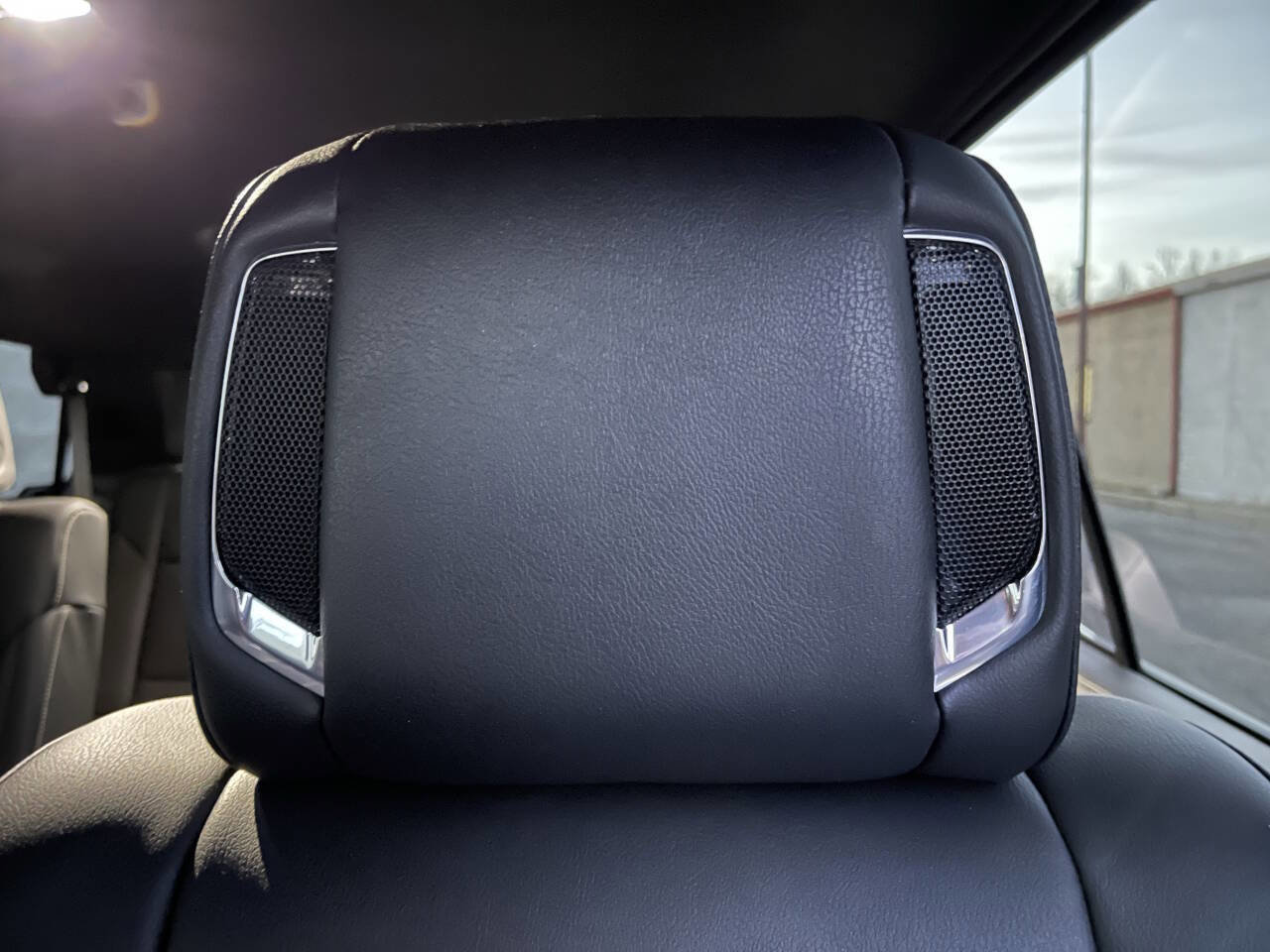 Used 2025 Cadillac Escalade Luxury image 14