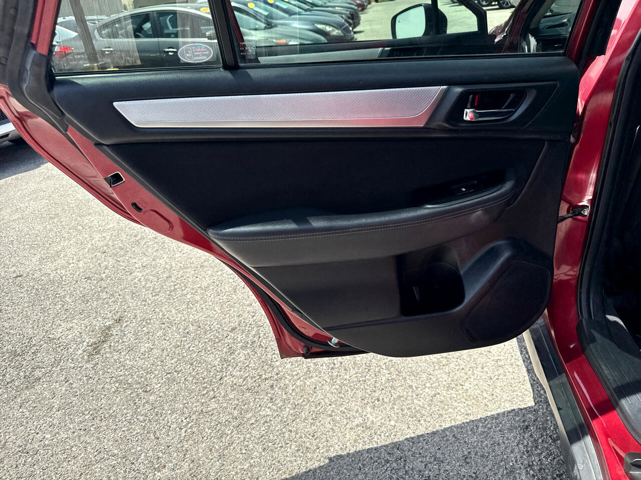 Used 2018 Subaru Outback 2.5i Premium image 15