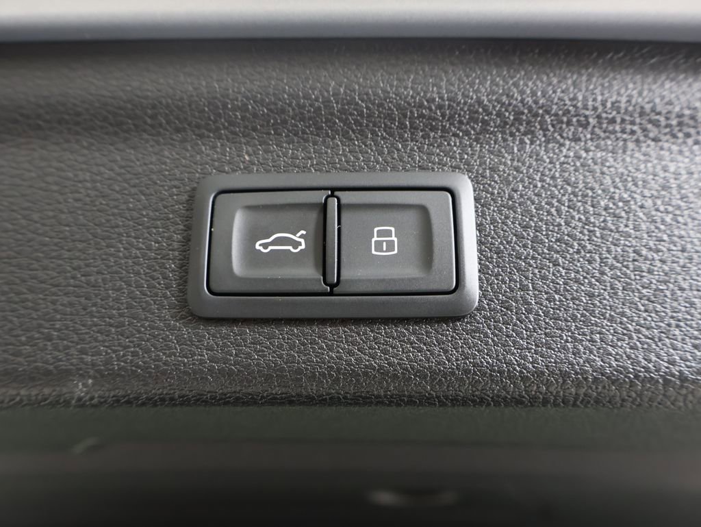 Used 2020 Audi Q3 2.0T Premium Plus image 17