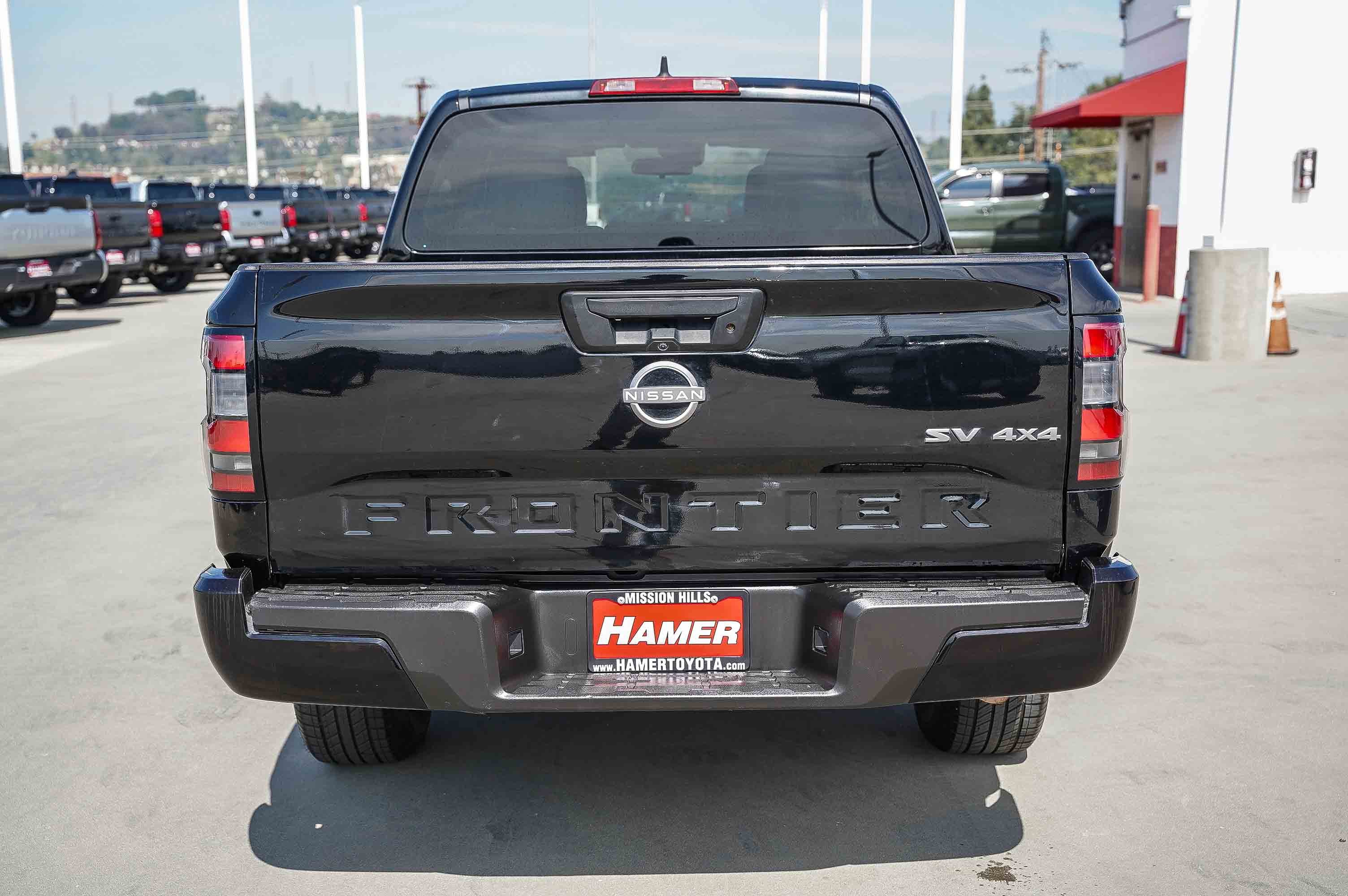 Used 2023 Nissan Frontier SV image 11