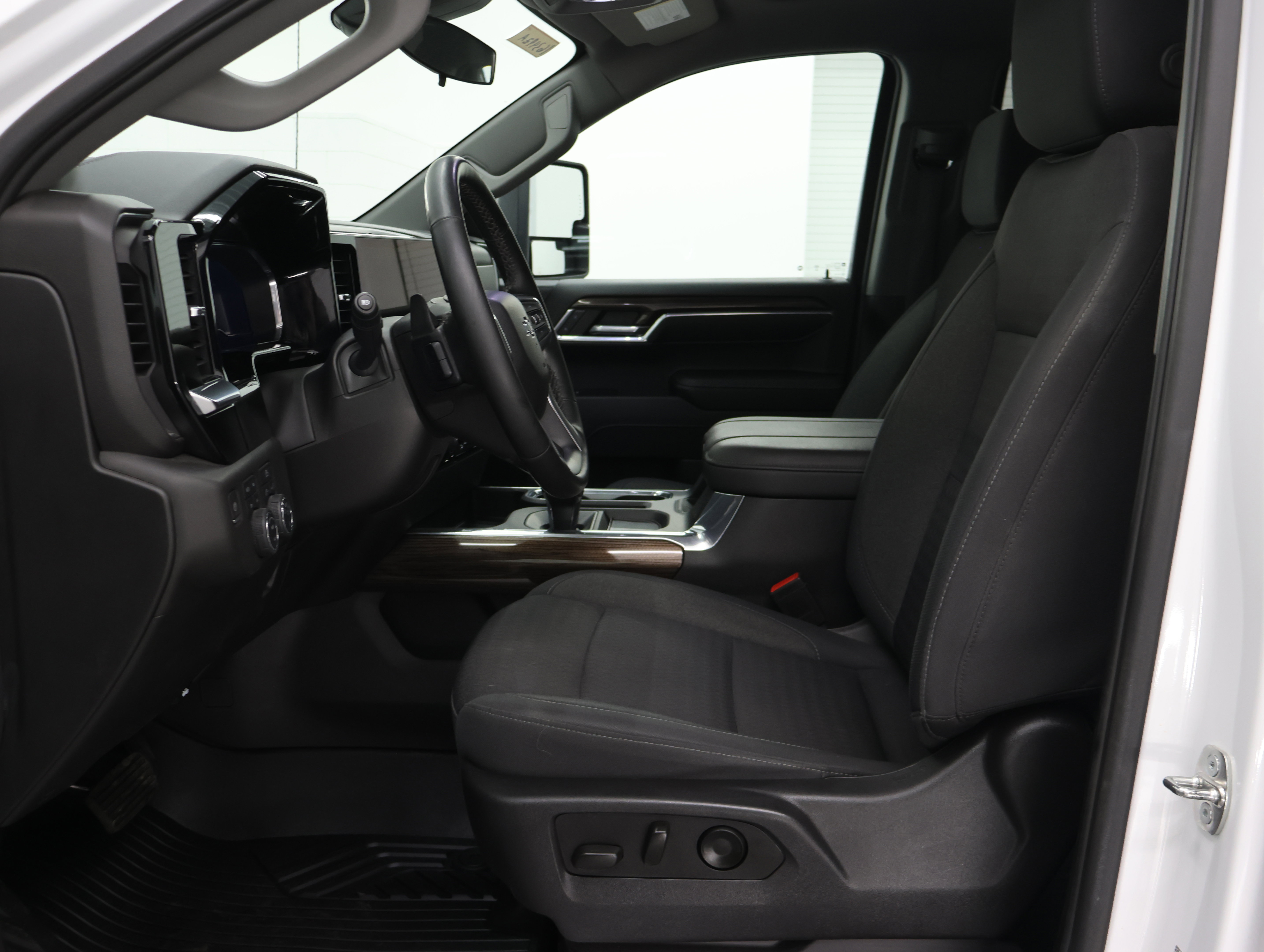 Used 2023 Chevrolet Silverado 1500 RST AWD/4WD image 7