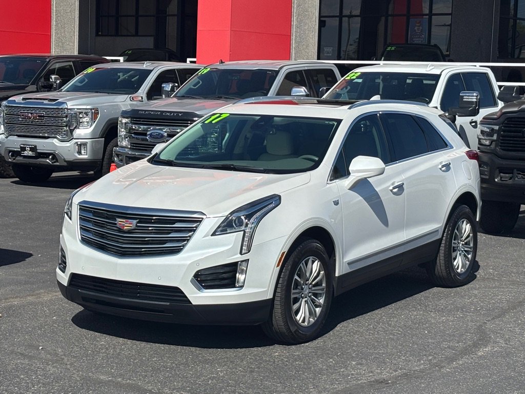 Used 2017 Cadillac XT5 Luxury w/ Driver Awareness Package FWD image 1