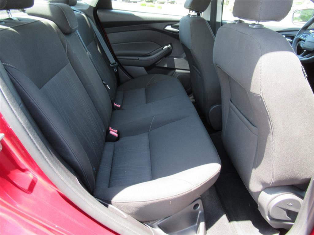Used 2015 Ford Focus SE FWD image 29