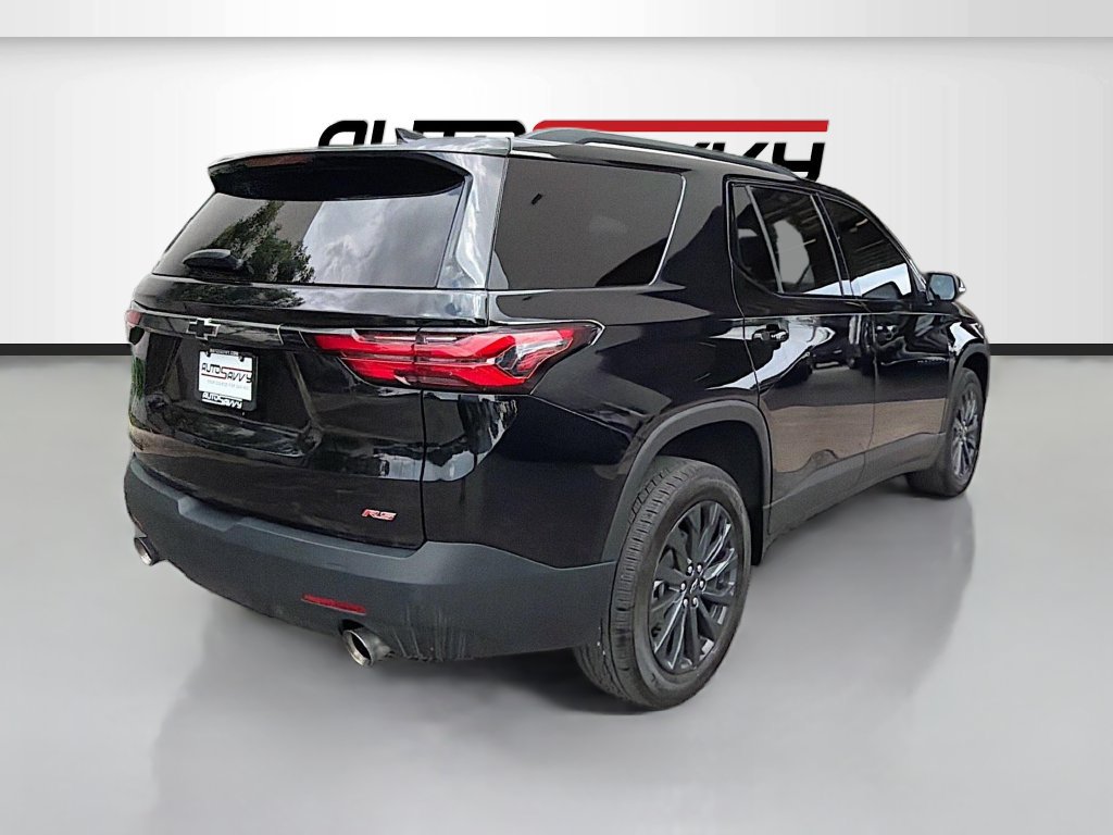 Used 2023 Chevrolet Traverse RS FWD image 7