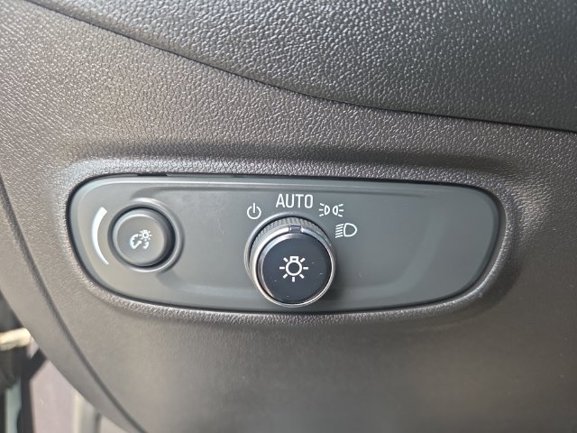 Used 2023 Chevrolet Equinox LT AWD/4WD image 18