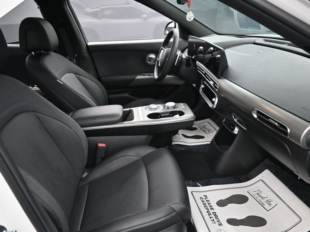 Used 2025 Genesis GV60 RWD image 36