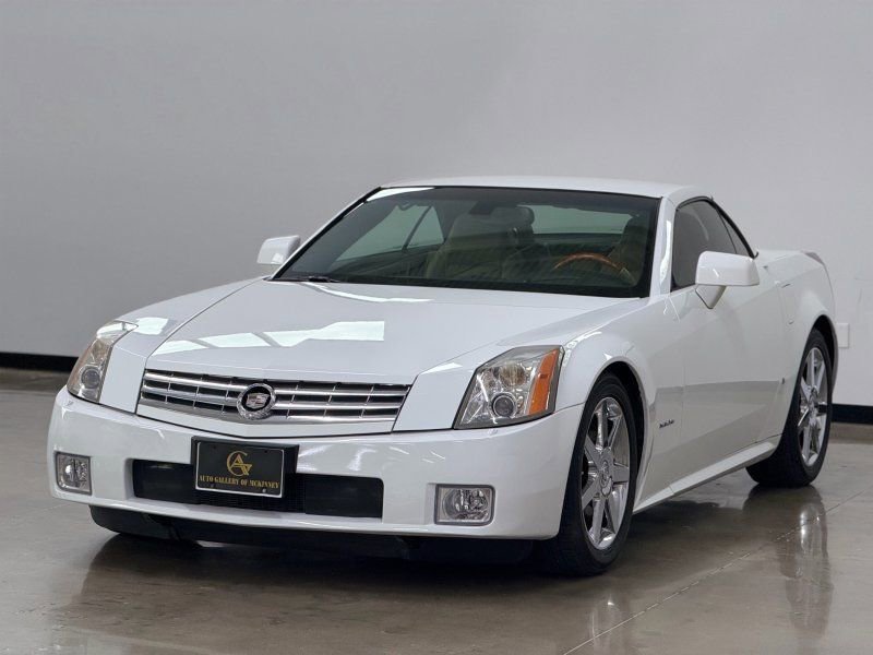 Used 2008 Cadillac XLR RWD image 3