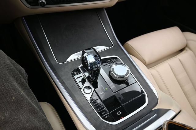 Used 2022 BMW X5 xDrive40i w/ Executive Package AWD/4WD image 25