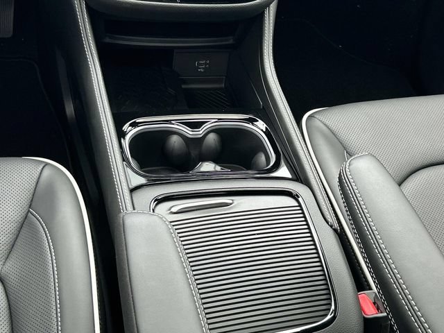 New 2027 Chrysler Pacifica Limited FWD image 17