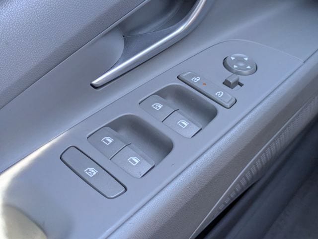 Used 2024 Hyundai Elantra SEL FWD image 22