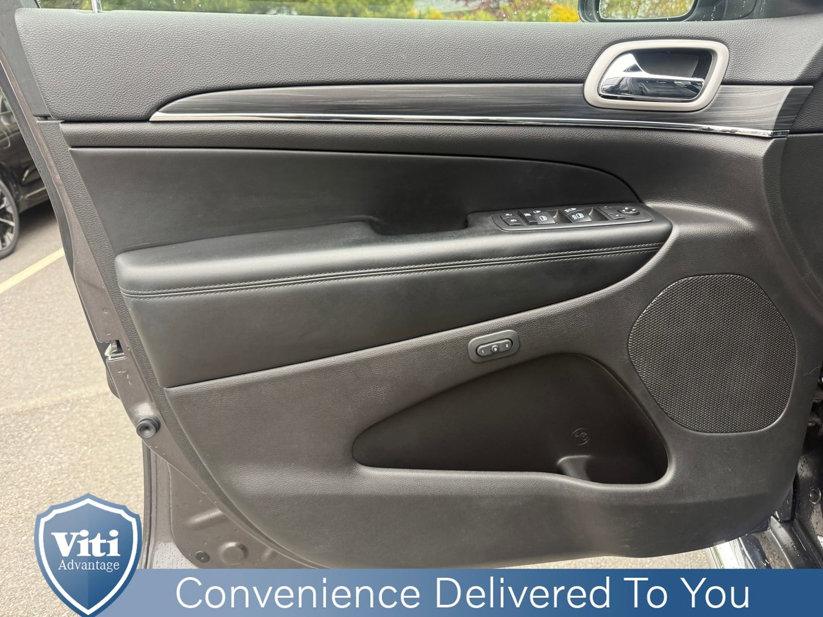 Used 2020 Jeep Grand Cherokee Limited AWD/4WD image 16