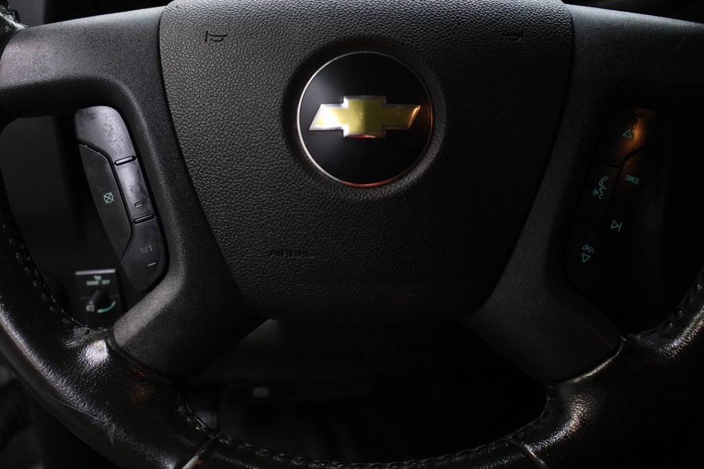 Used 2020 Chevrolet Express 3500 w/ Driver Convenience Package image 18