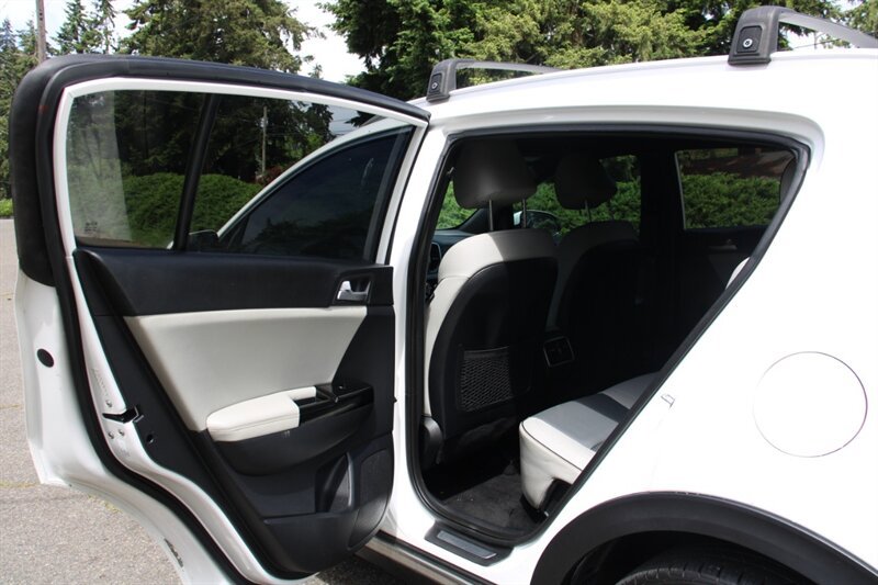 Used 2019 Kia Sportage EX w/ EX Sport Appearance Package AWD/4WD image 16