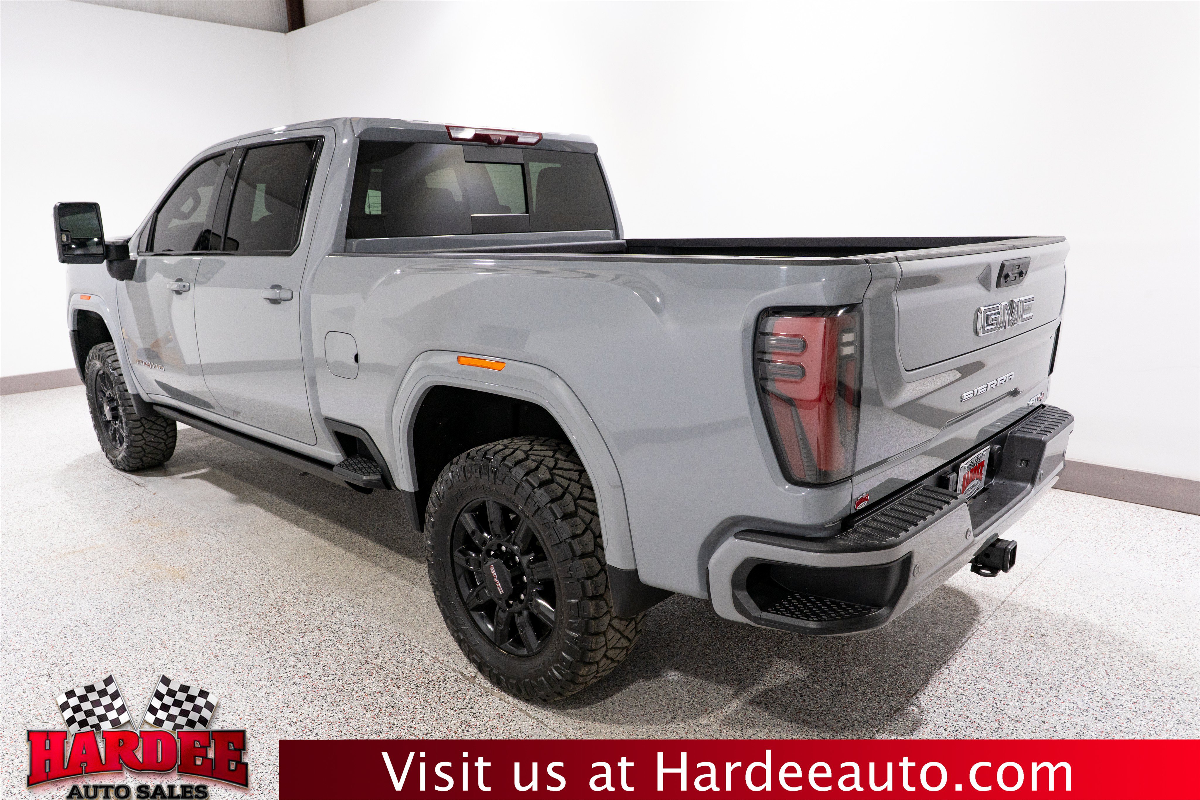 Used 2025 GMC Sierra 2500 AT4 w/ AT4 Premium Plus Package AWD/4WD image 3