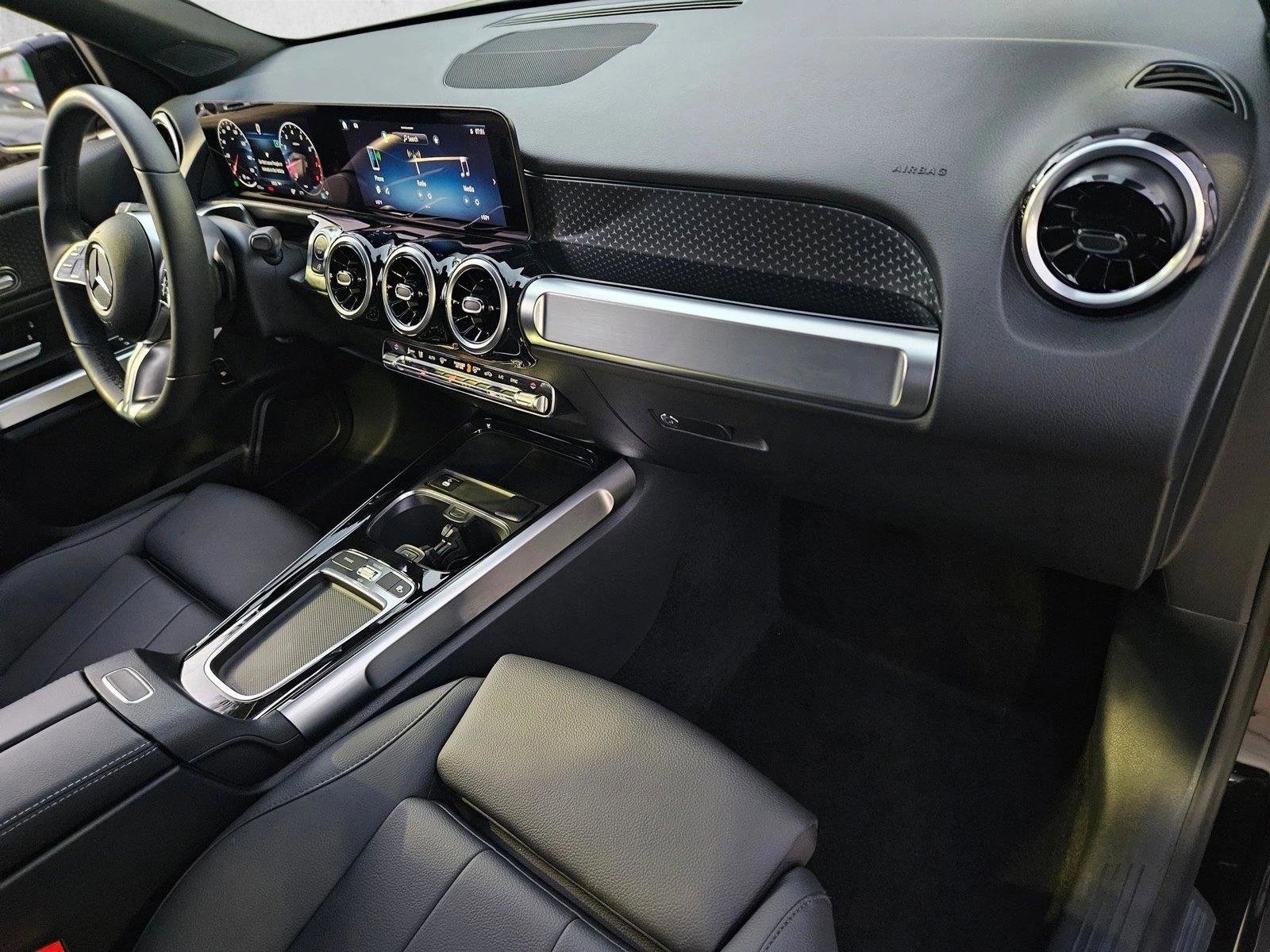 Used 2025 Mercedes-Benz GLB 250 image 20