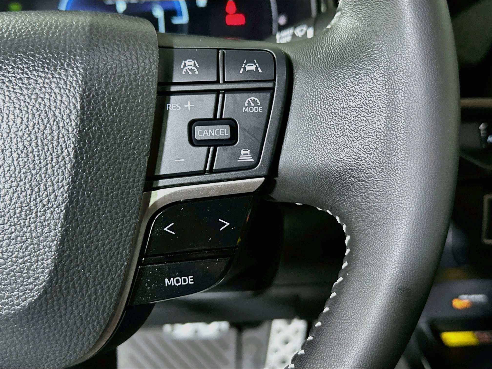 Used 2025 Toyota Camry SE FWD image 17