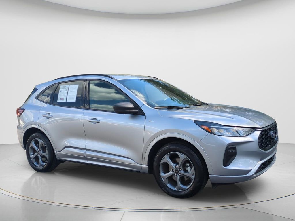 Used 2024 Ford Escape ST-Line w/ Cold Weather Package image 10