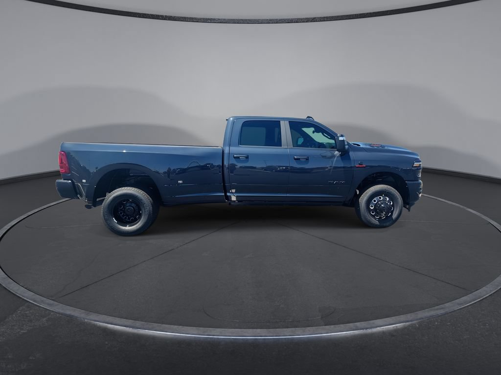 New 2026 RAM 3500 Laramie AWD/4WD image 9