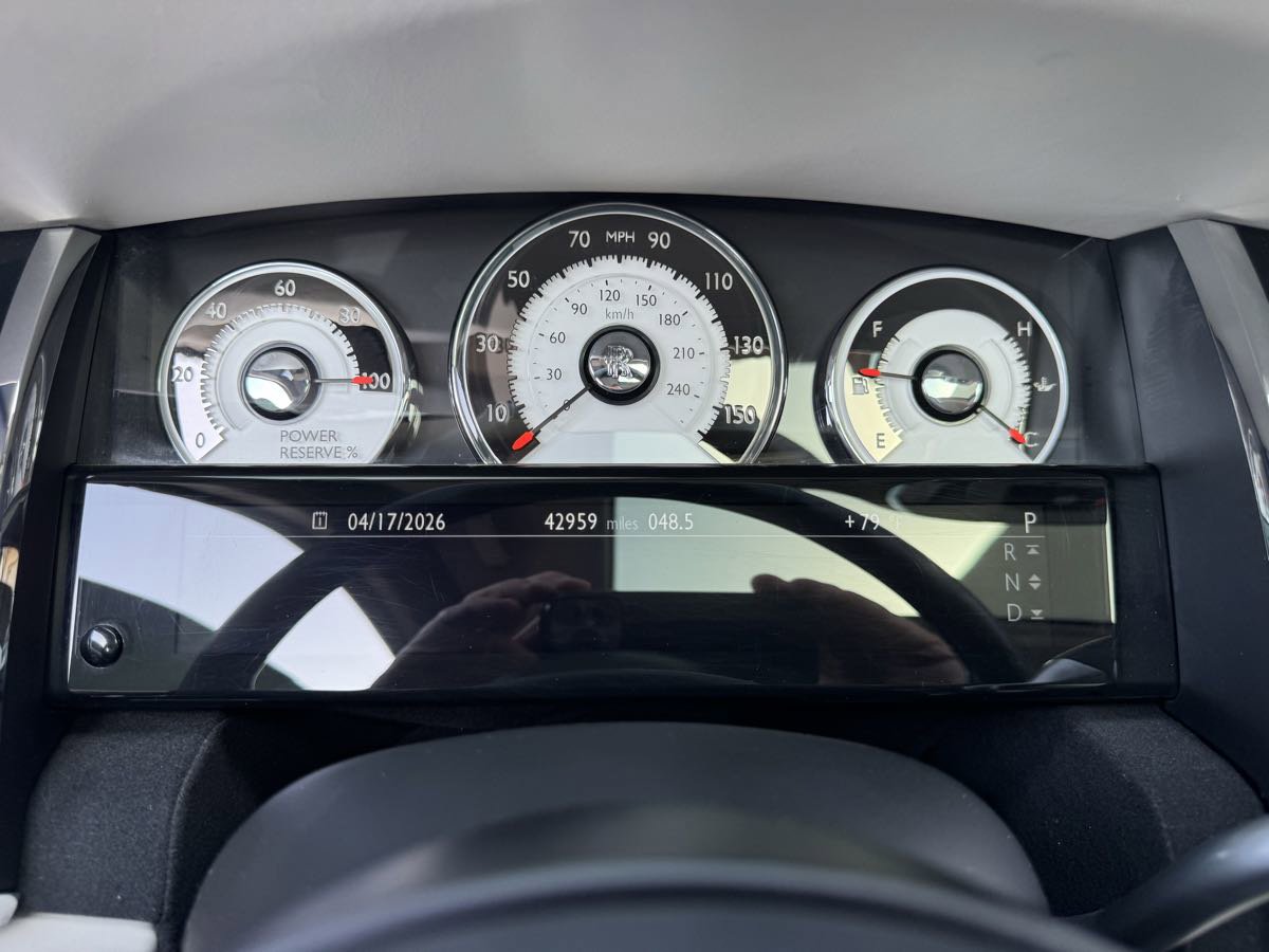 Used 2014 Rolls-Royce Wraith image 32
