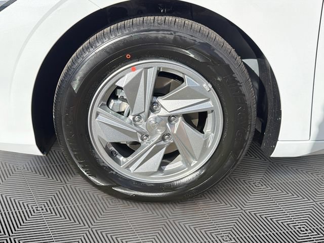 New 2026 Hyundai Elantra SE FWD image 11