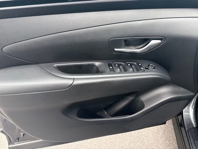 Certified 2023 Hyundai Tucson SE image 9